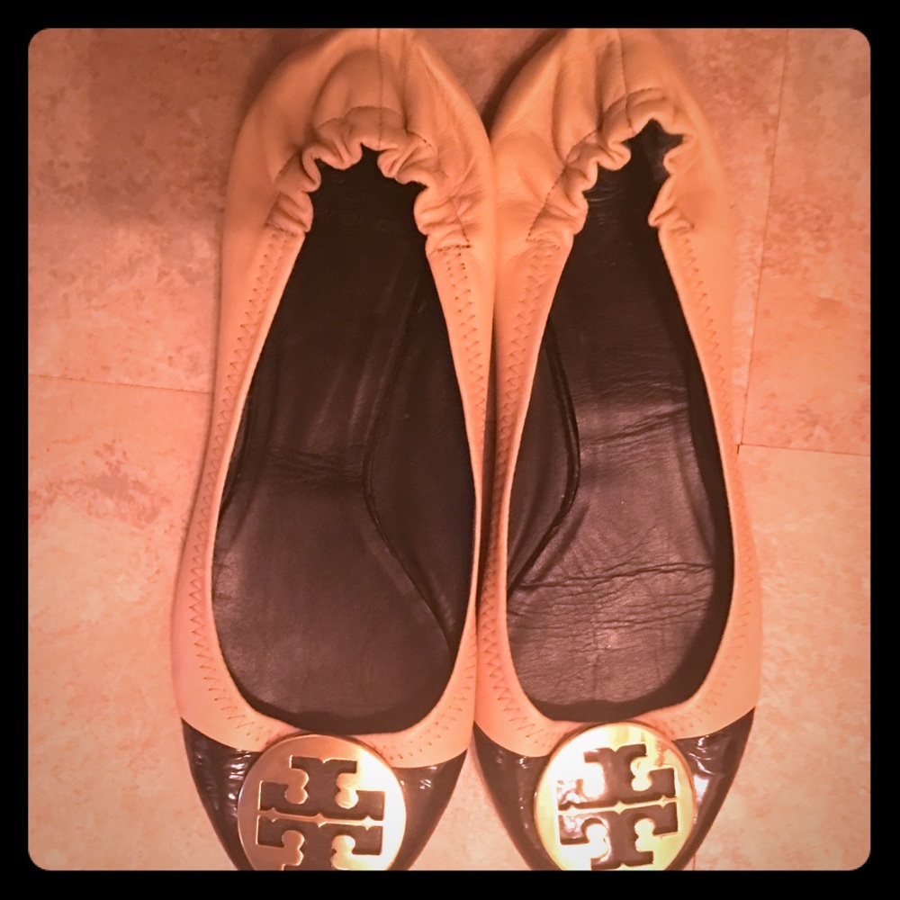 Tory Burch tan and black flats